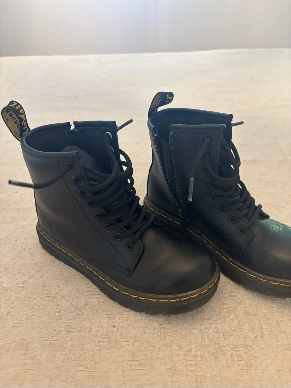 Dr. Martens classic kids